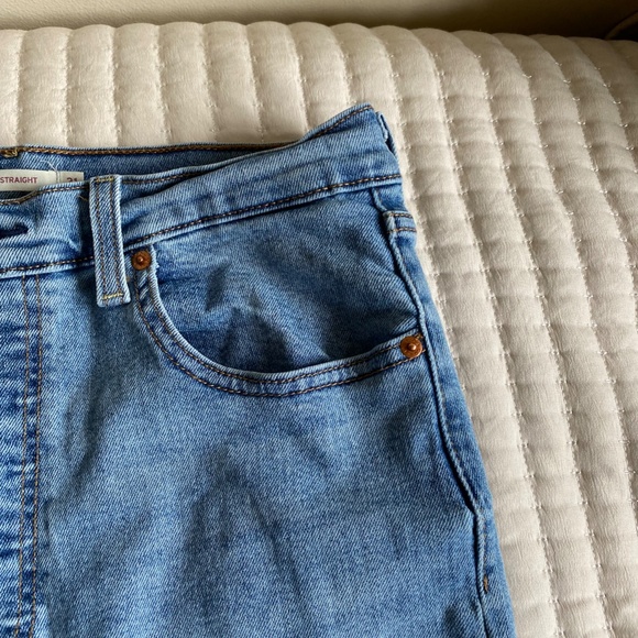 High Waist Ribcage Straight Leg Levi's - Picture 5 of 8